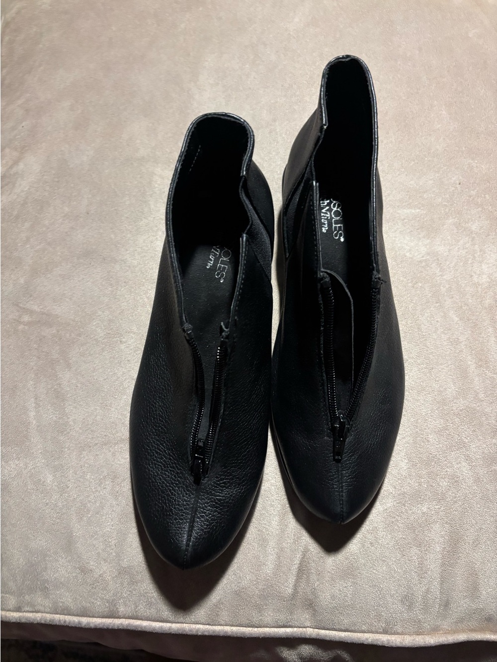 Aerosoles Stitch N Turn Black Ankle Booties Wedge Zip Women’s 8.5